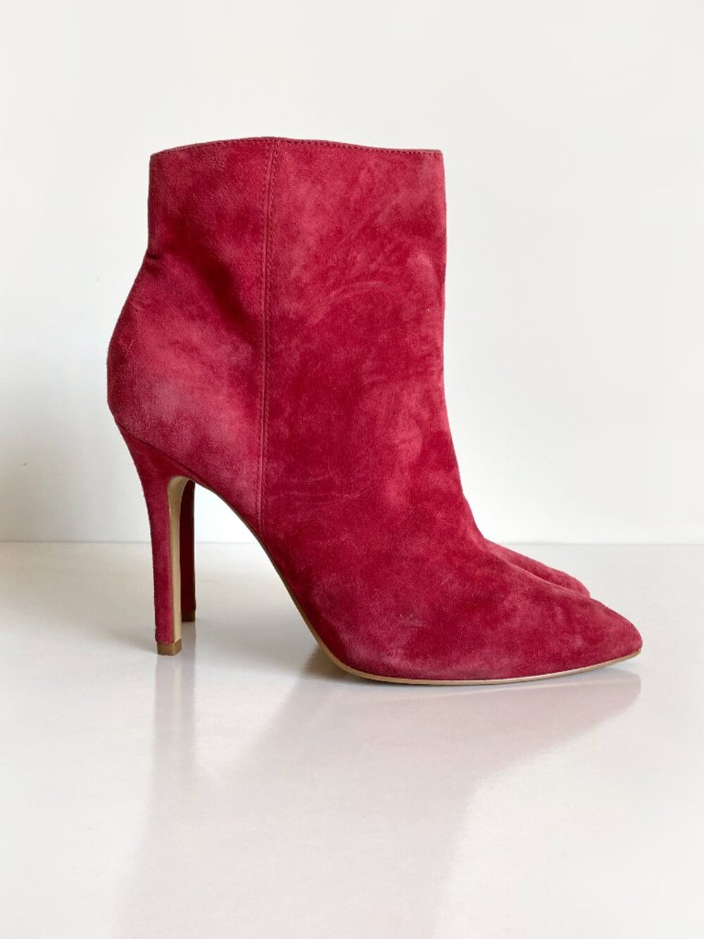 Charles by Charles David Albuquerque Pointed Toe Bootie Size 8M